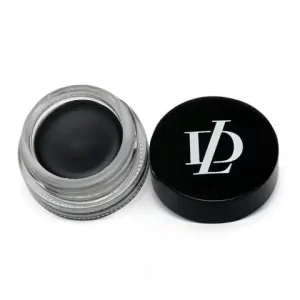 daniel-laura-eye-liner copy